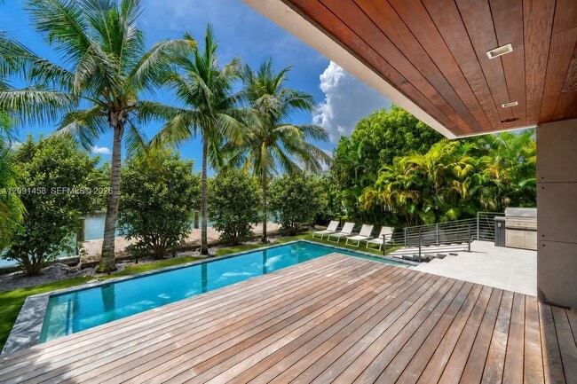 Building Photo - 770 S Shore Dr