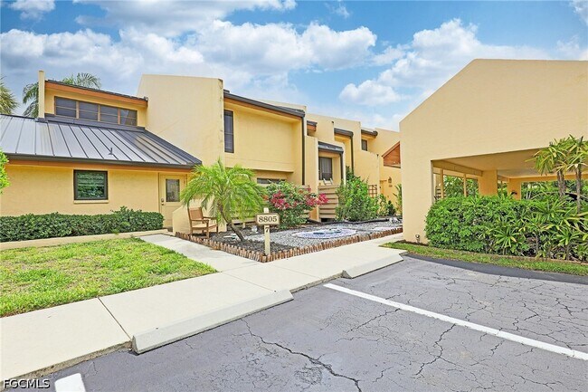 Building Photo - 8805 Lateen Ln