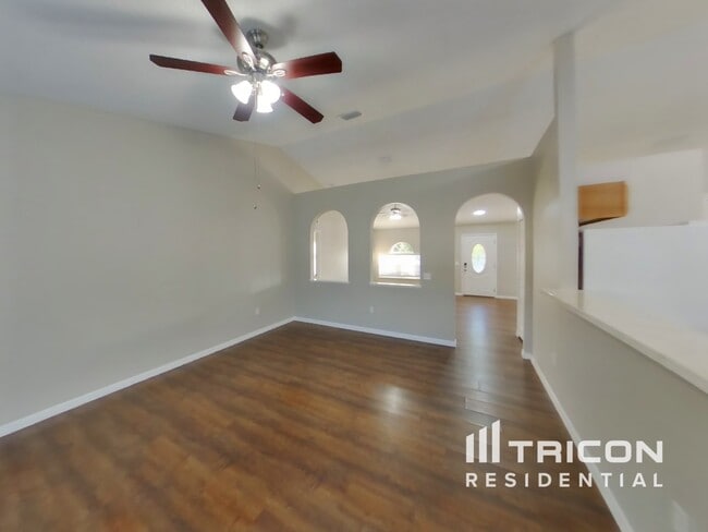 Foto del edificio - 9297 Oak Grove St