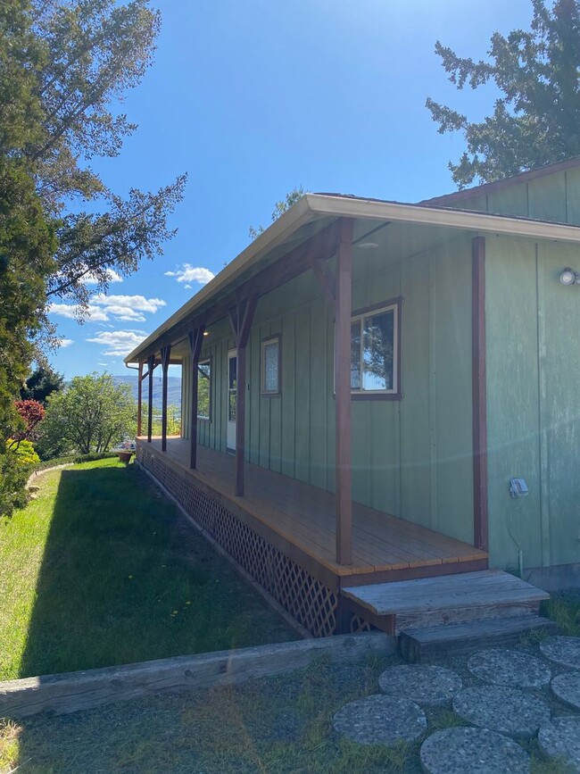 Building Photo - Location, Community, Quality Living. It St...