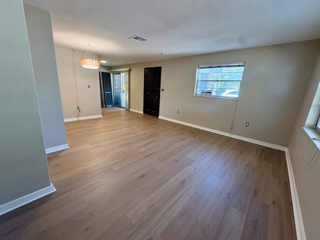 Building Photo - 153 New York Ave