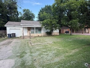 Building Photo - 3128 Lakeland St
