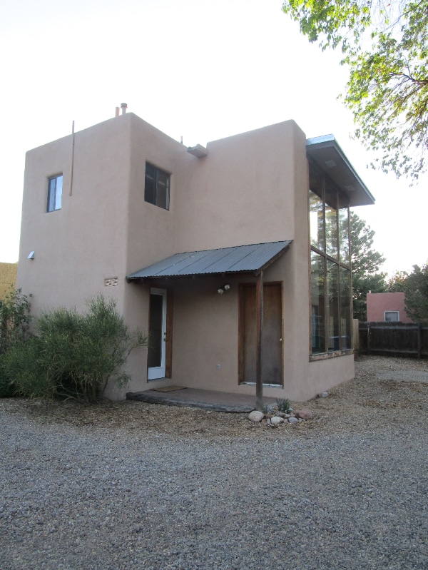 Building Photo - 1610 Camino La Canada