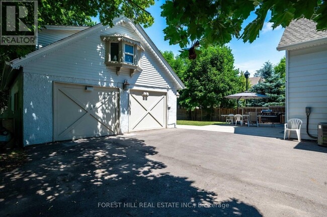 Building Photo - 1207 Lorne Park Rd