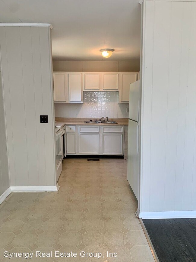 Foto del edificio - 2 br, 1 bath House - 411 Cedarvalley Drive