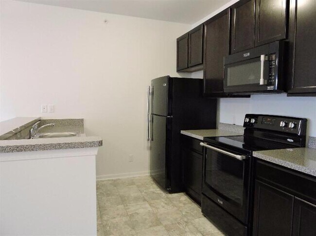 Foto del edificio - 1037 E Summerfield Glen Cir