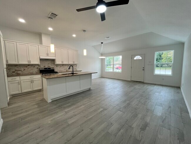 Foto del edificio - 5706 Howell St
