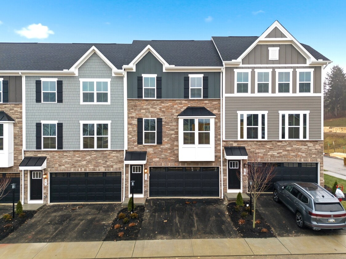 Photo - 343 Telluride Ln (Cranberry Township, PA)