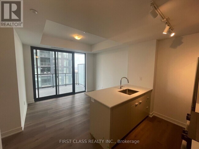Photo du bâtiment - 2075 Lakeshore Rd.