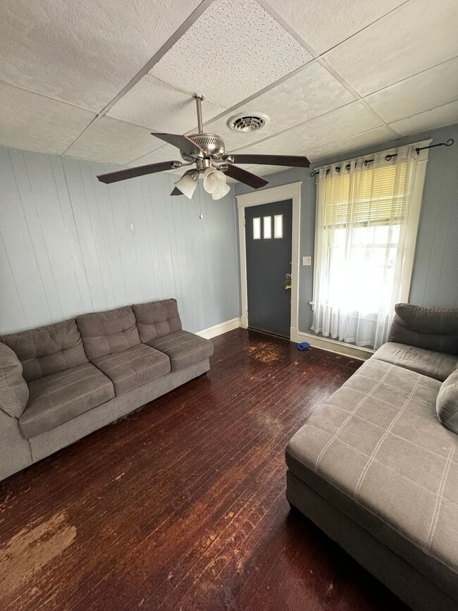 Foto del edificio - Beautiful 2 bed 1 bath house in Churchill