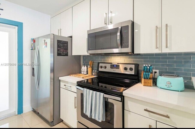Foto del edificio - 1243 NW 3rd Ave