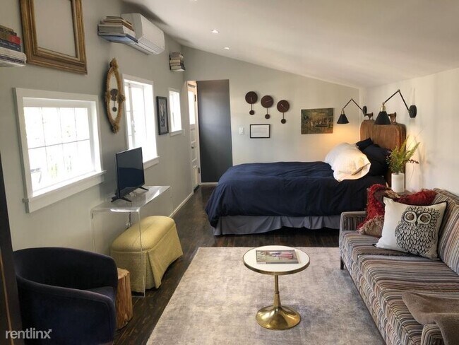 Foto del edificio - Studio, 1 bath Apartment - 582 Warwick Ave