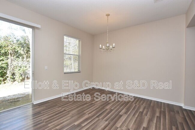 Building Photo - 2420 Brownwood Dr