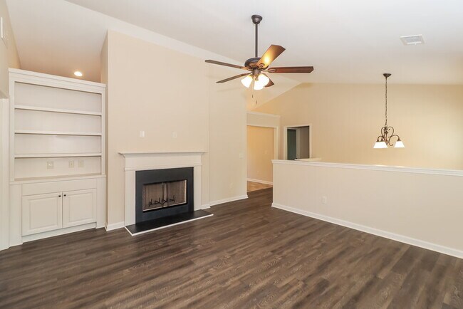 Building Photo - 430 Charleston Pl