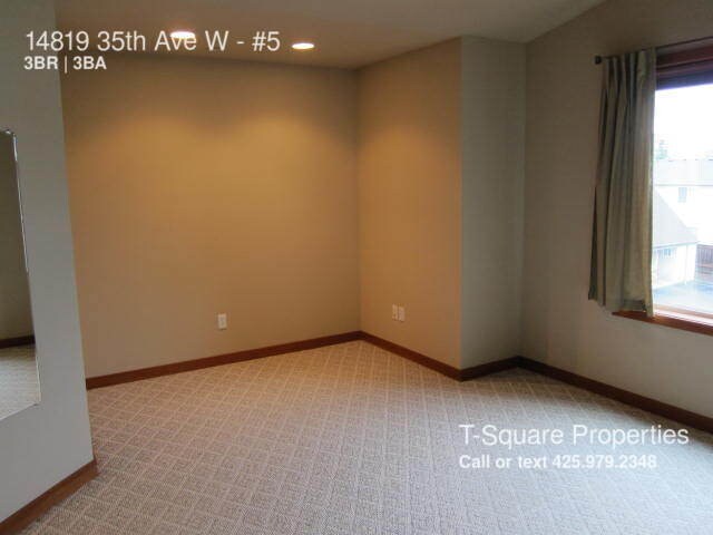 Building Photo - 14819 35th Ave W