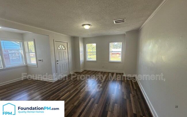 Foto del edificio - 1971 Quinn Ave