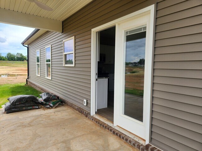 Foto del edificio - Brand new 3BR 2BA home in Royal Troon Subd...