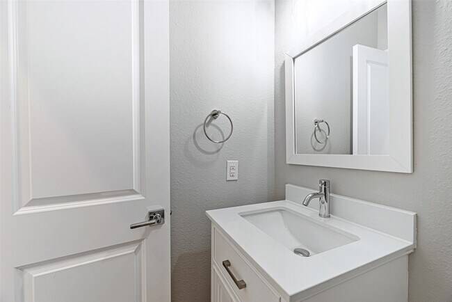 Building Photo - 8423 Berry Brush Ln