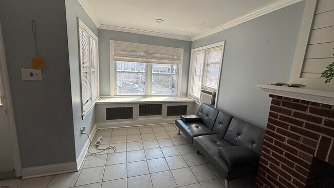 Building Photo - 14 N Marion Ave