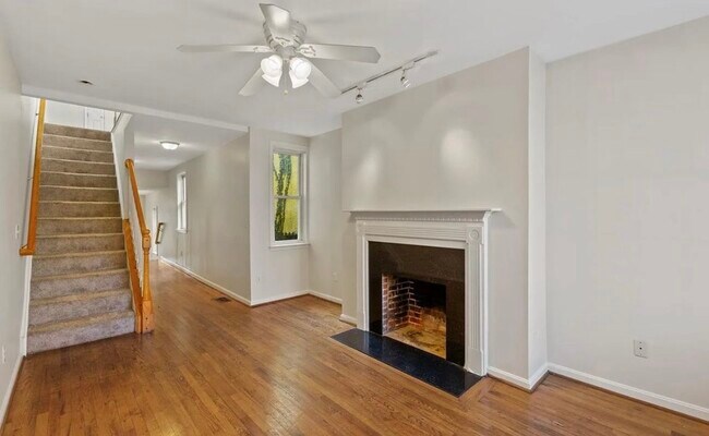 Building Photo - 1239 W Lombard St