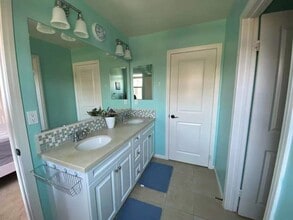 Building Photo - 71 Pathway