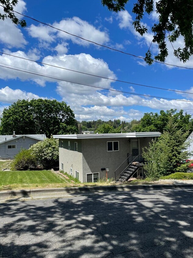 445-447 SE Jordan Rd, Pullman, WA 99163 - House Rental in Pullman, WA ...