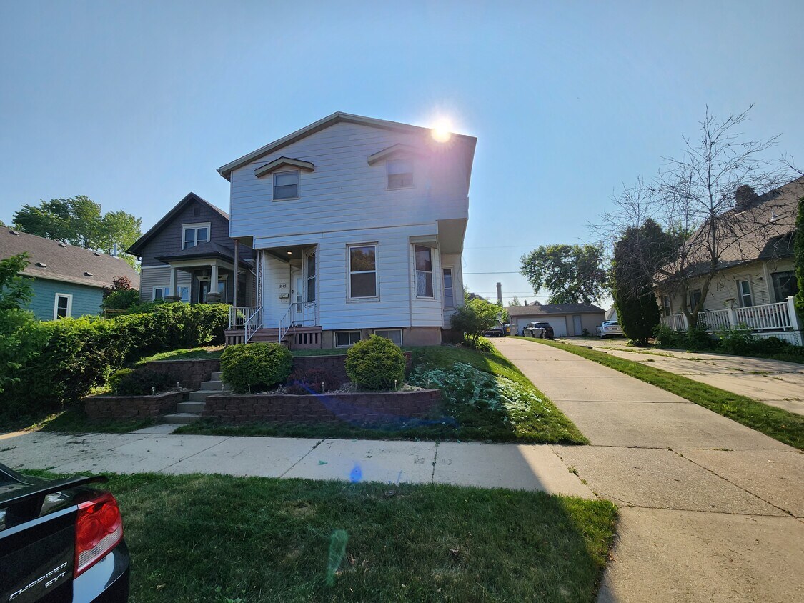 2145 S Woodward St, Milwaukee, WI 53207 House Rental in Milwaukee, WI