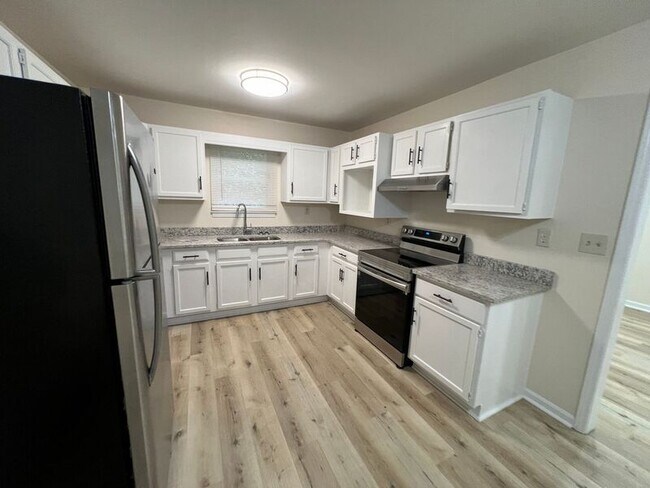 Building Photo - 9746 Williamsburg Dr