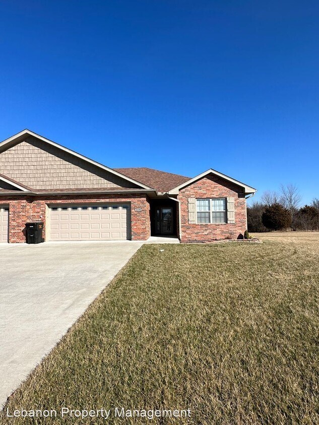 1236 Dara Dr, Lebanon, MO 65536 House Rental in Lebanon, MO