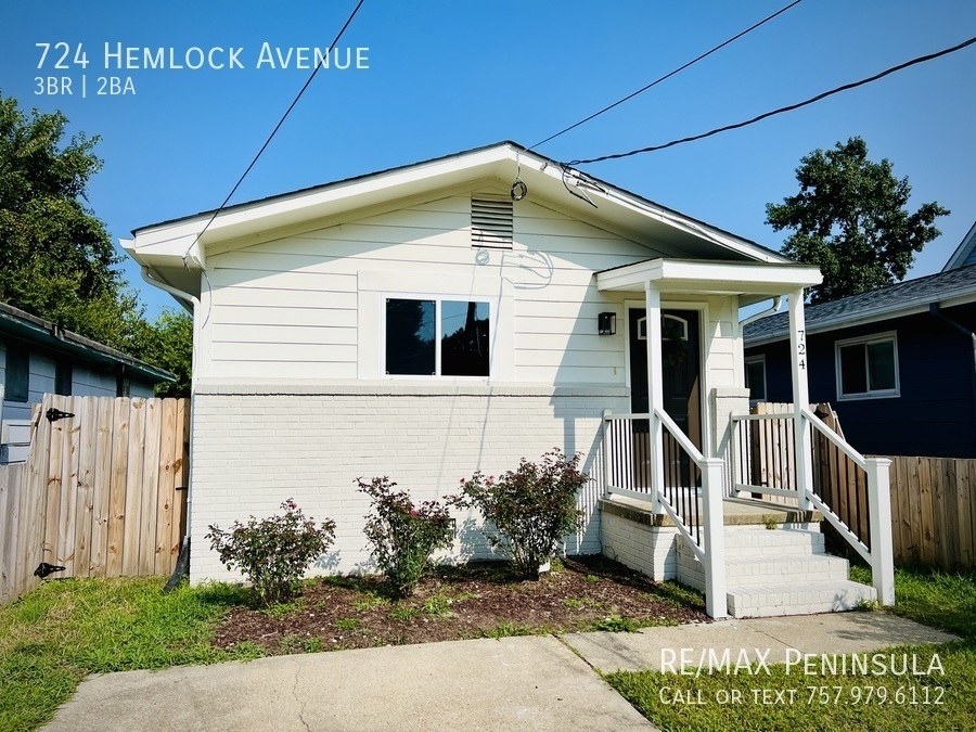 Primary Photo - Completely remodeled Bungalow convenient t...