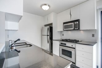 Building Photo - 117 Pacific St