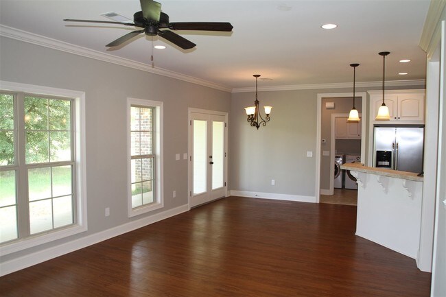 Building Photo - 118 Stapleton Dr