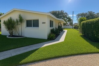 Building Photo - 4961 SW 28th Terrace