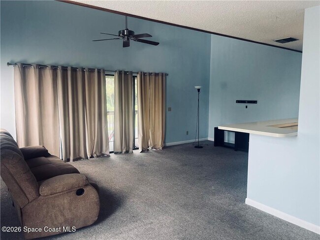 Foto del edificio - 9632 Riverside Dr