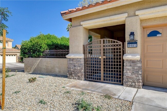 Building Photo - 8401 Desert Quail Dr