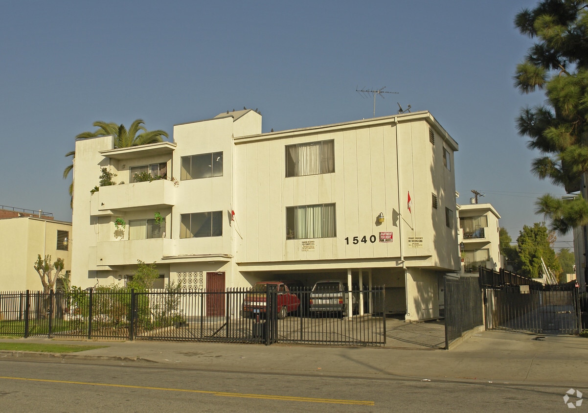 Primary Photo - 1540 S Wilton Pl