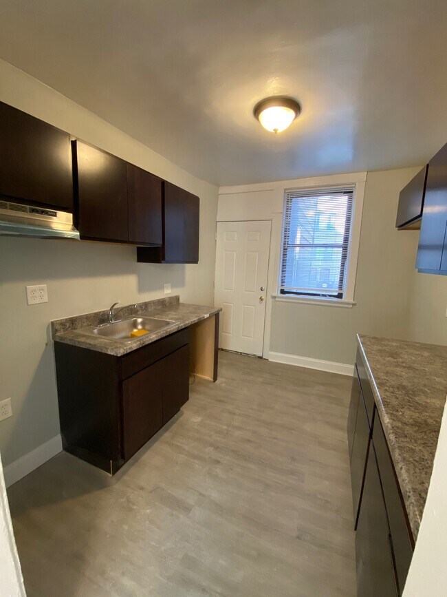 Foto del edificio - 7004 N Paulina St
