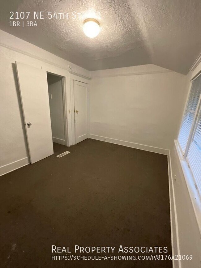 Foto del edificio - 2107 NE 54th St