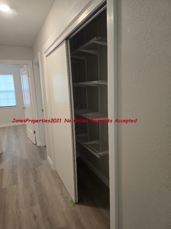 Building Photo - 1318 Crooked Creek Dr