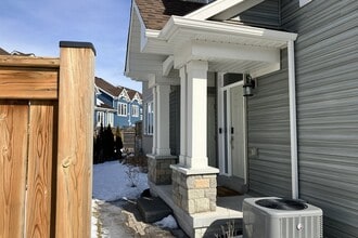 Building Photo - 43 Carpenter St