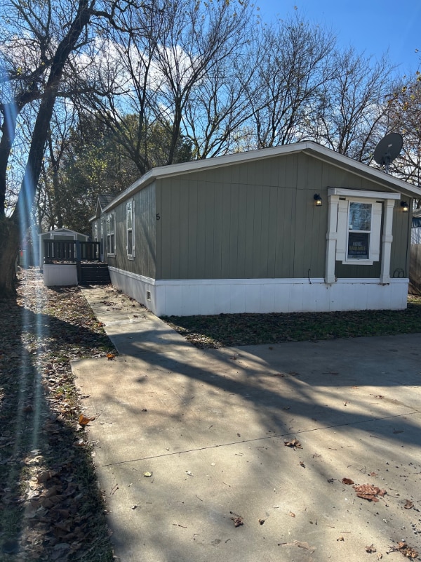 Building Photo - 3000 S 9th Ave