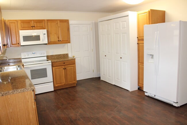 Building Photo - 40 Florence Ave