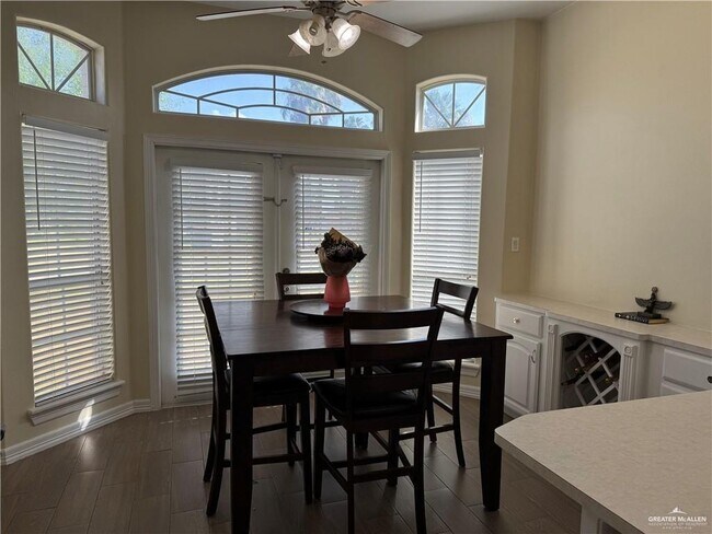 Building Photo - 25 Rhett Dr