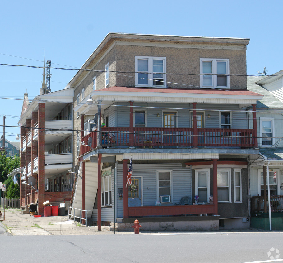 Building Photo - 707-709 W Chestnut St