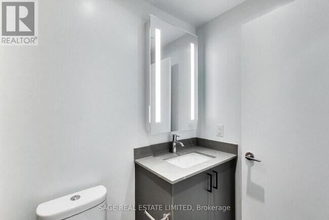 Building Photo - 135 E Liberty St