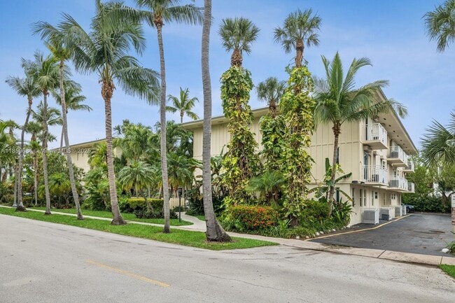 Building Photo - 255 Sunrise Dr