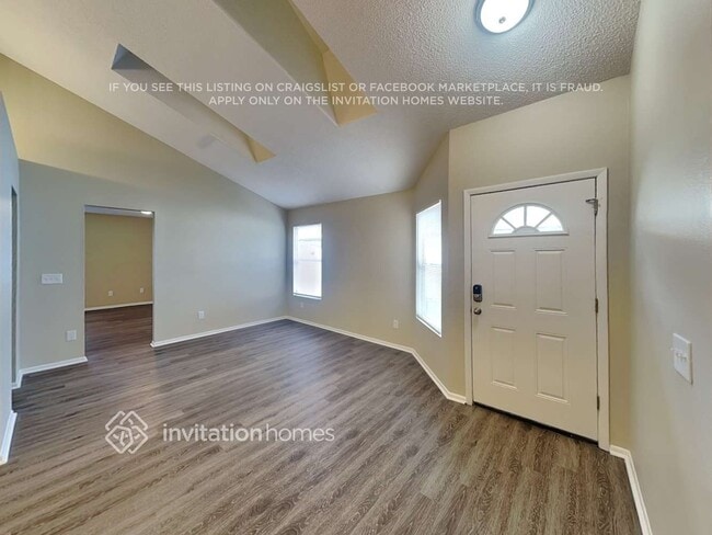 Building Photo - 176 Edgewater Cir