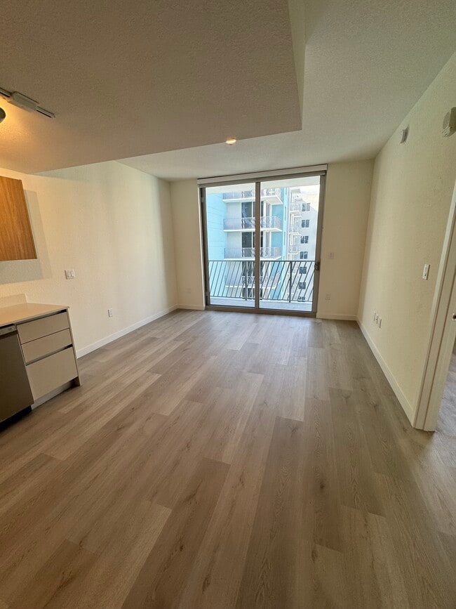 Foto del edificio - 7877 NW 105th Ave