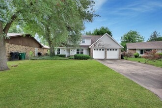 Building Photo - 9735 Philmont Dr