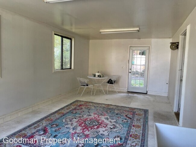 Foto del edificio - 3 br, 1 bath House - 95 Castle Rd